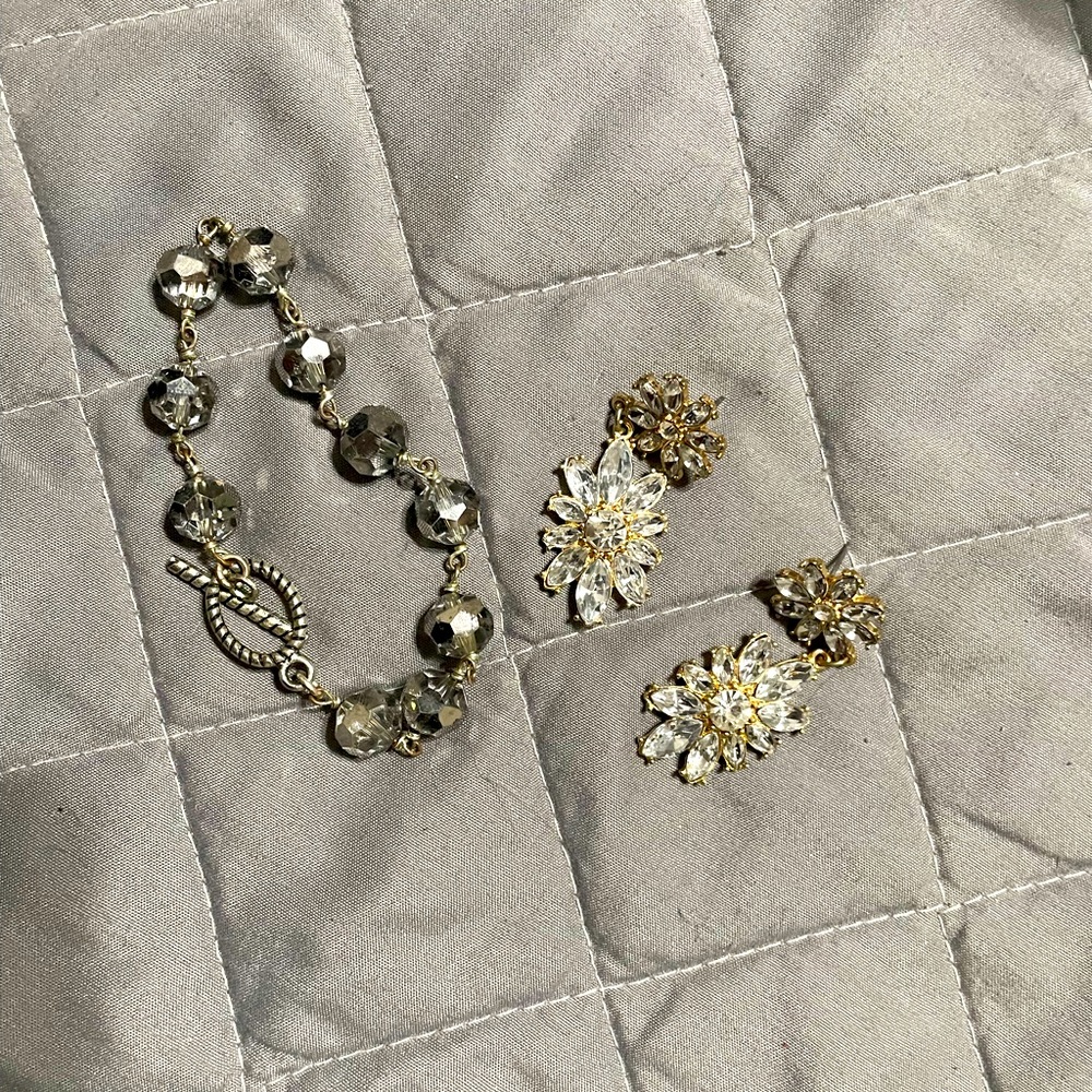 Jewelry set bracelet and earrings